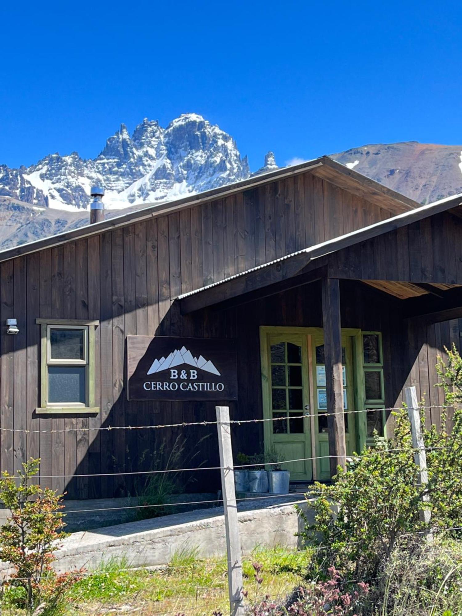 فيلا سيرو كاستيلو B&B Y Cabanas Cerro Castillo المظهر الخارجي الصورة